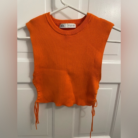 Zara Orange Ribbed Crop with Cut-Outs ✨ - Picture 2 of 8